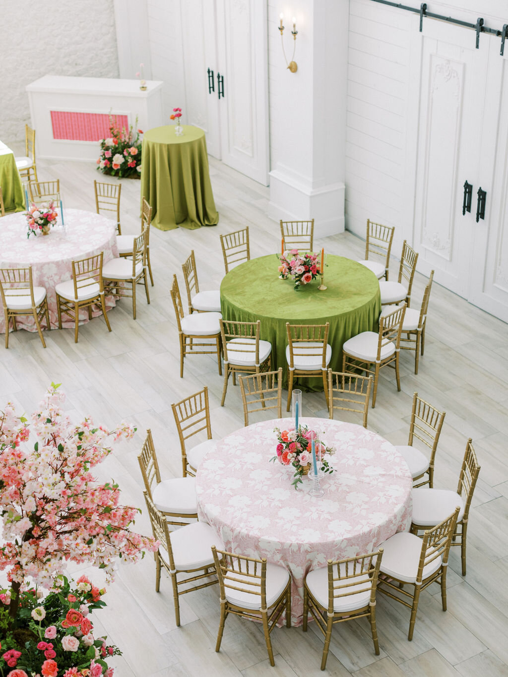 indoor wedding reception seating arrangement